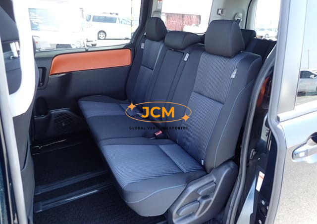 
								2014 TOYOTA VOXY ZS full									