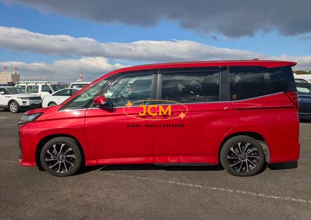 
								2022 TOYOTA NOAH S-Z full									