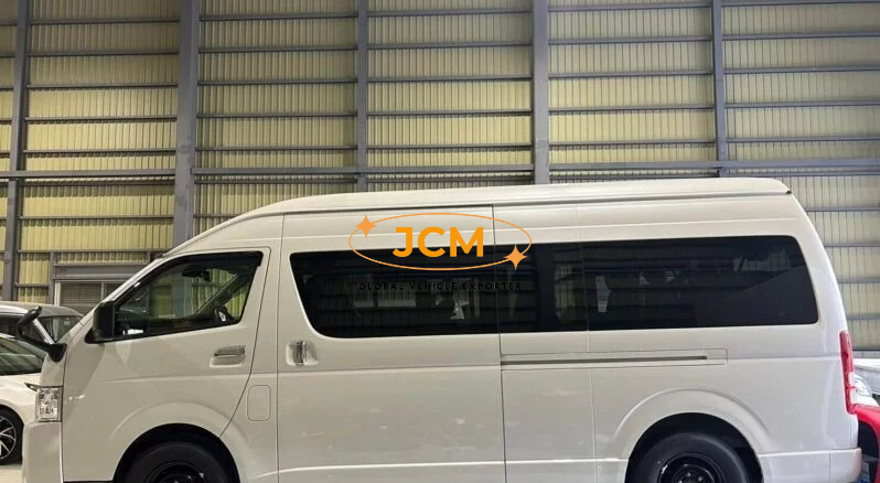
								2025 TOYOTA HIACE COMMUTER DIESEL TURBO 10 SEATER full									