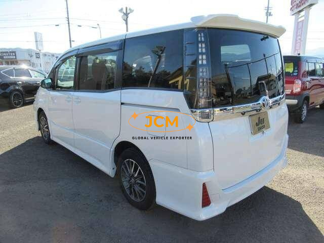 
								2014 TOYOTA VOXY full									
