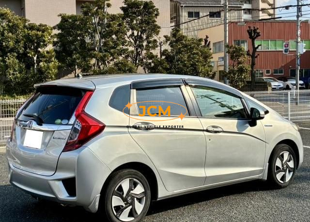 
								2015 HONDA FIT HYBRID DAA-GP5 full									