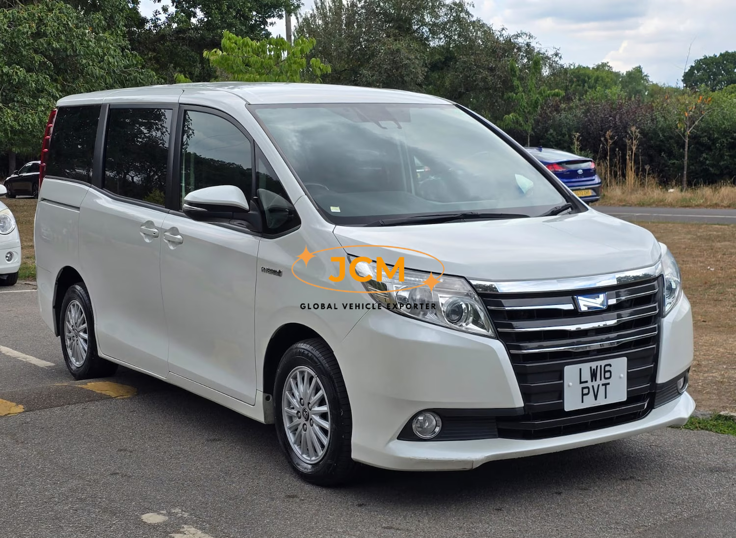 
								2016 TOYOTA NOAH 1.8 HYBRID full									