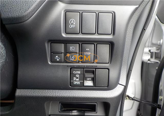 
								2021 TOYOTA NOAH full									