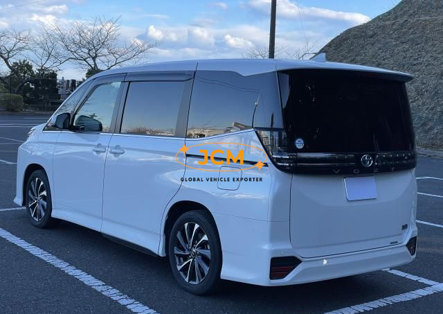 
								2022 TOYOTA VOXY ZWR90W HYBRID 2WD full									
