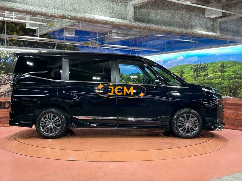 
								2022 TOYOTA VOXY ZWR95W full									