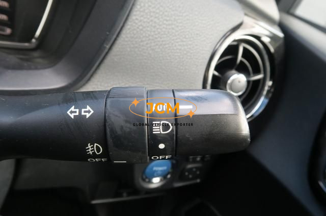 
								2018 TOYOTA COROLLA FIELDER DAA-NKE165G 2WD full									