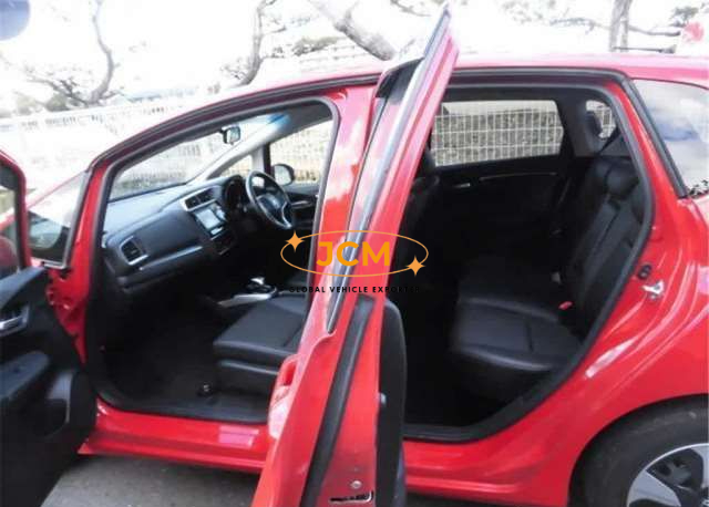 
								2016 HONDA FIT HYBRID DAA-GP5 full									