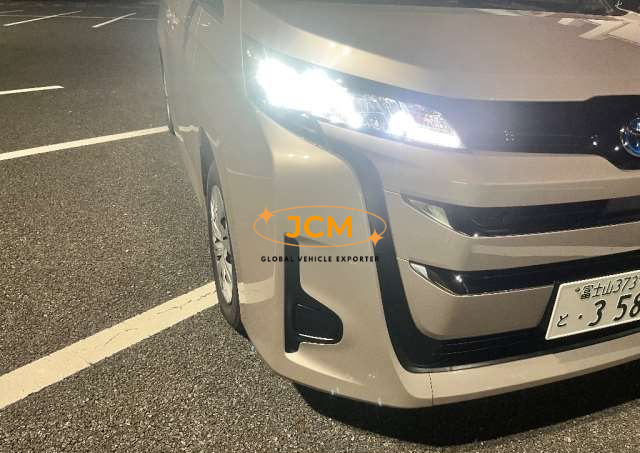 
								2025 TOYOTA NOAH 6AA-ZWR90W full									