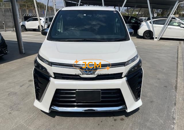 
								2020 TOYOTA VOXY ZWR80W full									