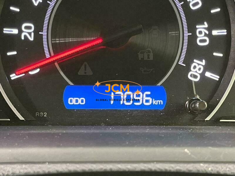 
								2021 TOYOTA VOXY ZRR80W full									