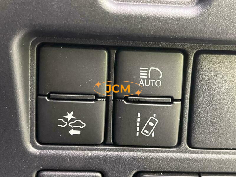 
								2021 TOYOTA VOXY ZRR80W full									