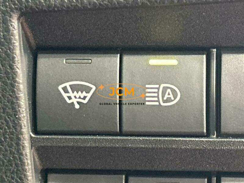
								2022 TOYOTA VOXY ZWR95W full									