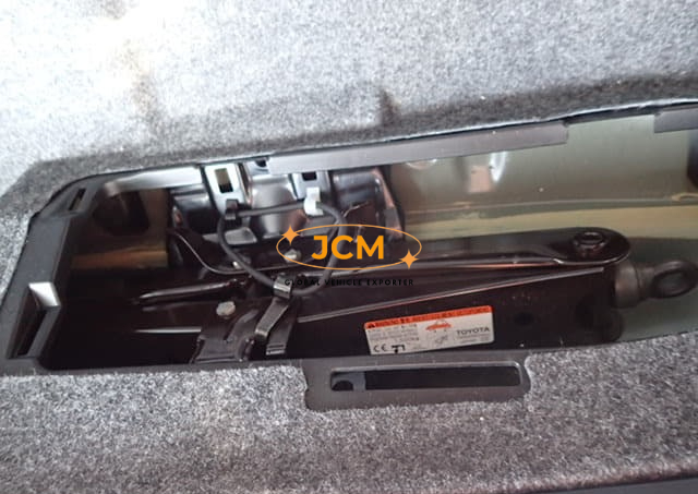 
								2014 TOYOTA VOXY ZS full									