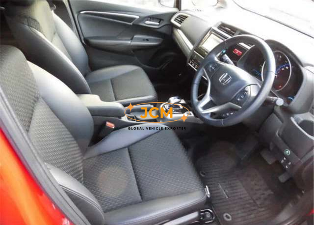 
								2016 HONDA FIT HYBRID DAA-GP5 full									