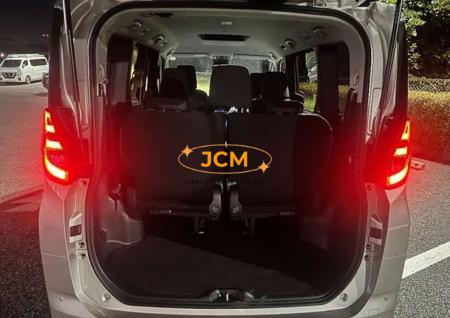 
								2025 TOYOTA NOAH 6AA-ZWR90W full									