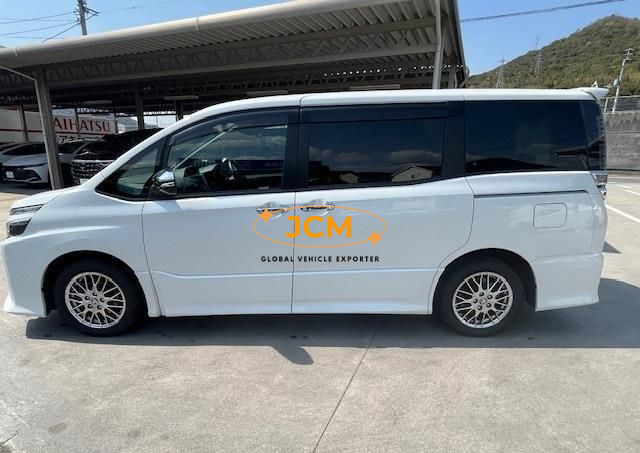 
								2020 TOYOTA VOXY ZWR80W full									