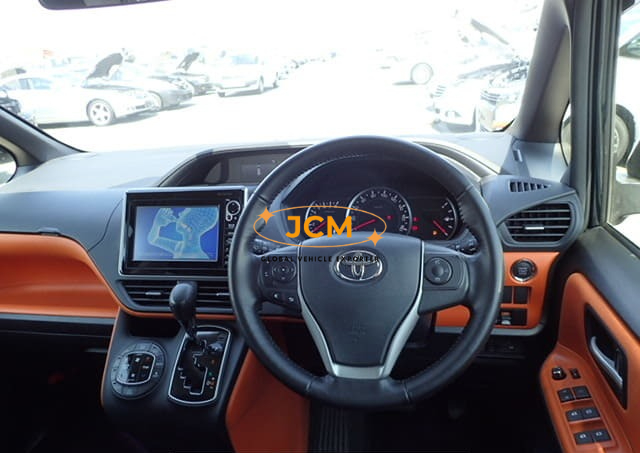 
								2014 TOYOTA VOXY ZS full									