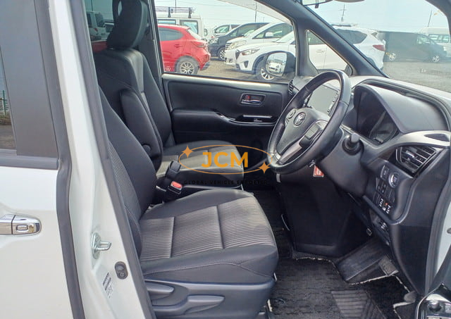 
								2020 TOYOTA VOXY ZS KIRAMEKI full									