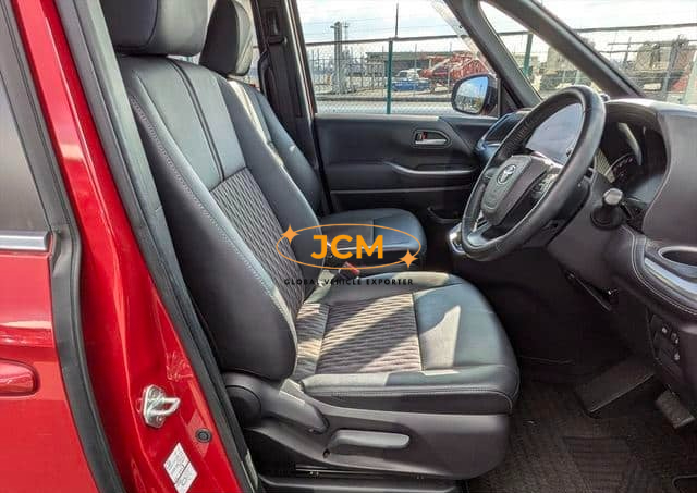 
								2022 TOYOTA NOAH S-Z full									