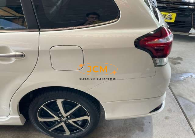 
								2019 TOYOTA COROLLA FIELDER DAA-NKE165G full									