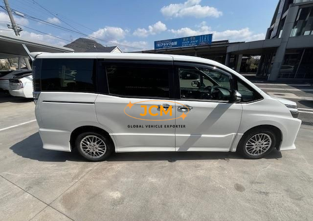 
								2020 TOYOTA VOXY ZWR80W full									