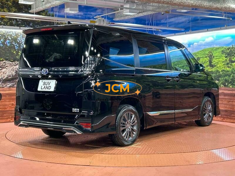 
								2022 TOYOTA VOXY ZWR95W full									