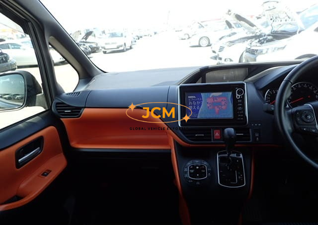 
								2014 TOYOTA VOXY ZS full									