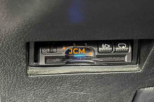 
								2018 TOYOTA COROLLA FIELDER full									