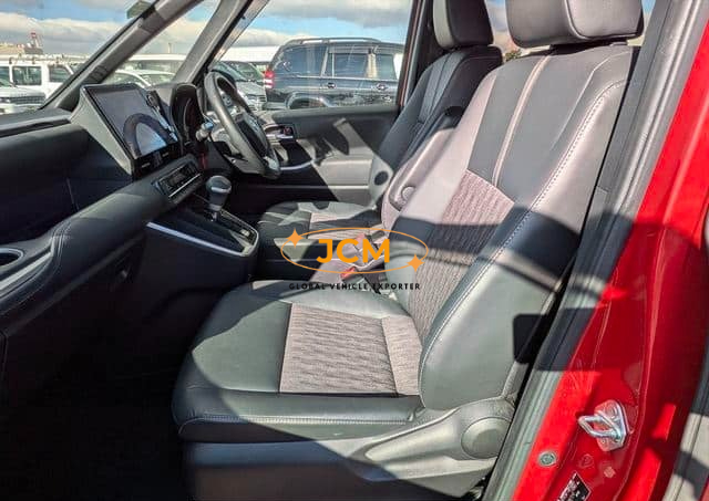 
								2022 TOYOTA NOAH S-Z full									