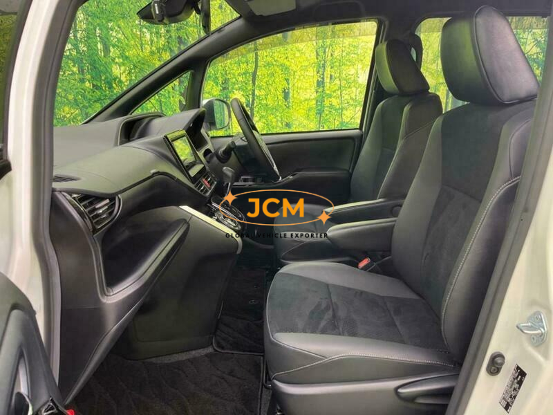 
								2021 TOYOTA VOXY ZRR80W full									