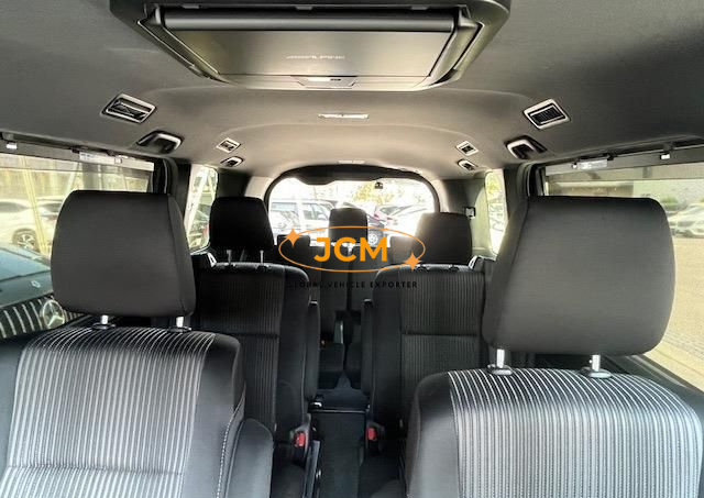 
								2020 TOYOTA VOXY ZWR80W full									