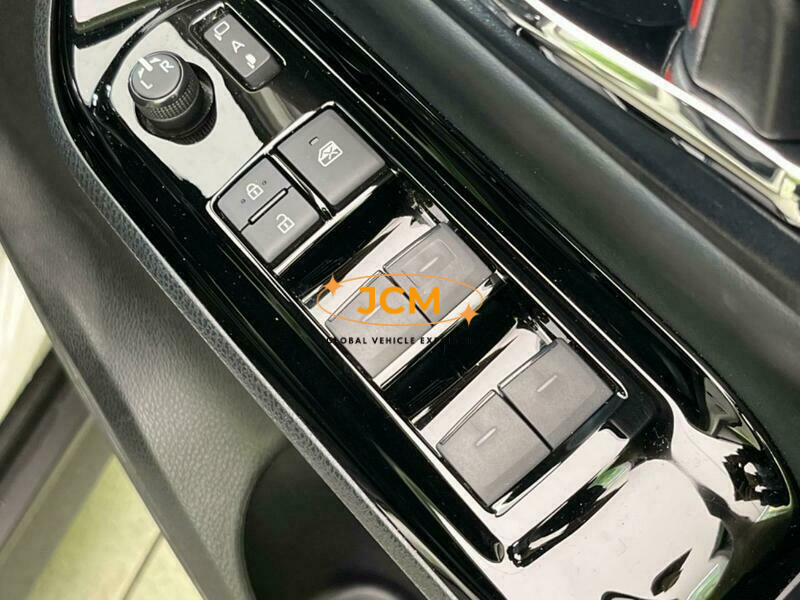 
								2021 TOYOTA VOXY ZRR80W full									