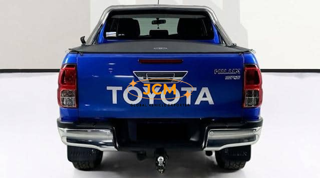 
								2017 TOYOTA HILUX 2.8 AT 4WD full									