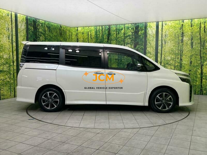 
								2021 TOYOTA VOXY ZRR80W full									