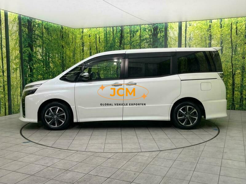 
								2021 TOYOTA VOXY ZRR80W full									