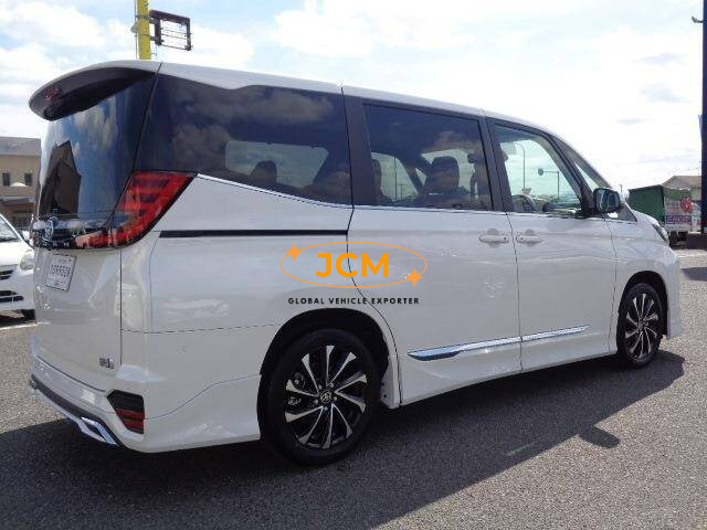 
								2024 TOYOTA NOAH full									