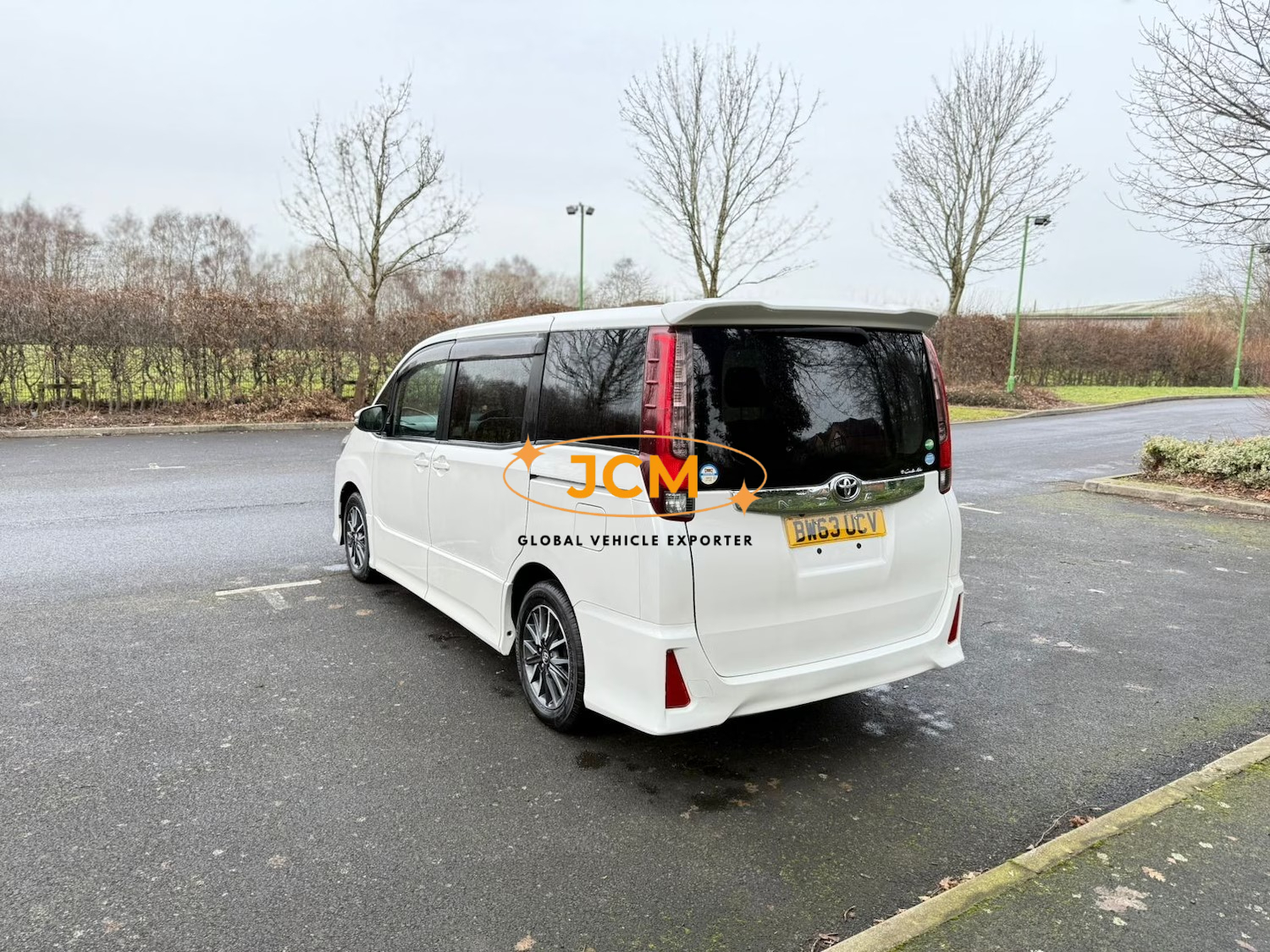 
								2014 TOYOTA NOAH 2.0L full									