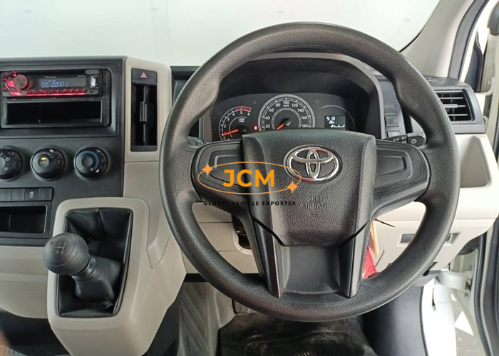 
								2020 TOYOTA HIACE VAN 2.8 2WD MT full									