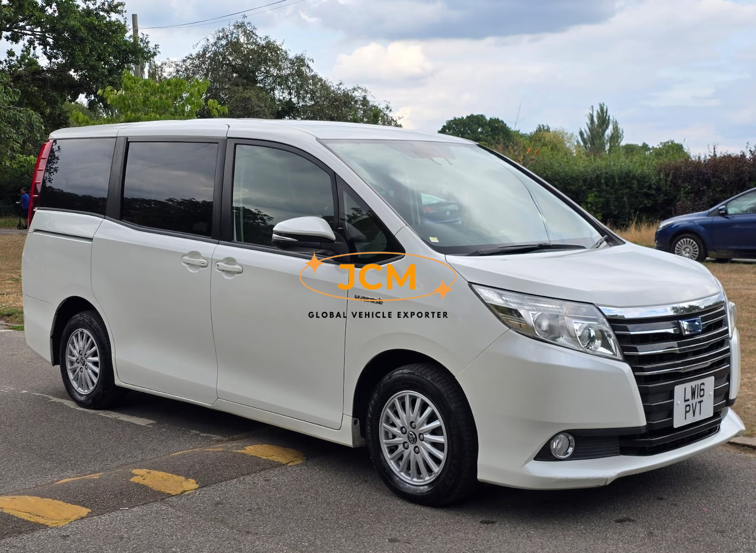 
								2016 TOYOTA NOAH 1.8 HYBRID full									
