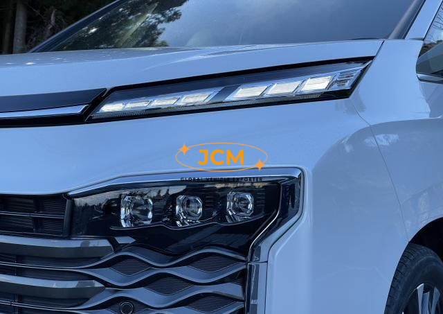 
								2022 TOYOTA VOXY ZWR90W HYBRID 2WD full									