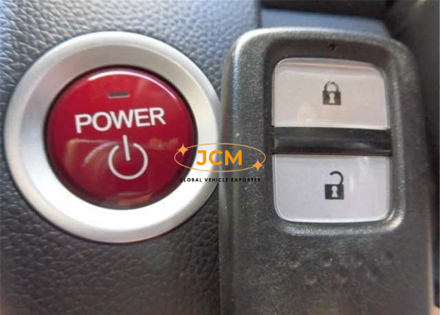 
								2016 HONDA FIT HYBRID DAA-GP5 full									