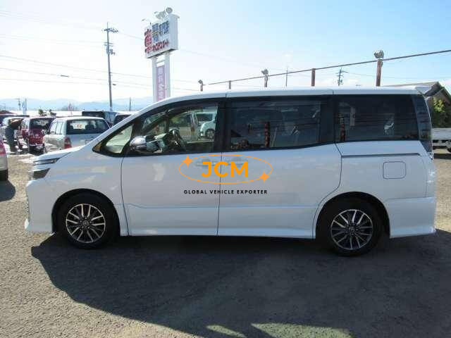 
								2014 TOYOTA VOXY full									