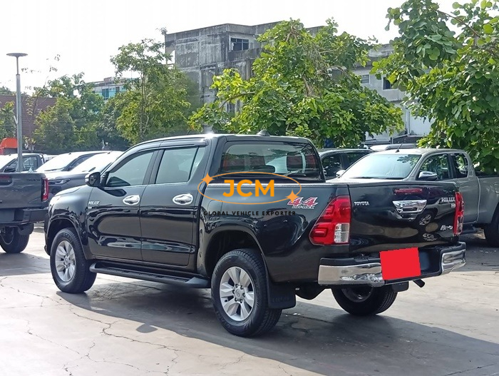 
								2017 TOYOTA HILUX DOUBLE CAB 2.8 4WD MT full									