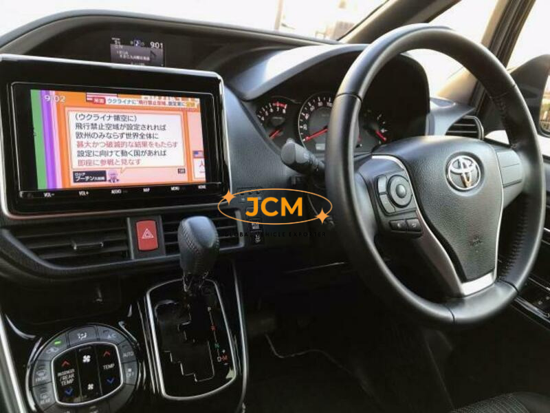 
								2020 TOYOTA VOXY DAA-ZWR80W HYBRID 2WD full									
