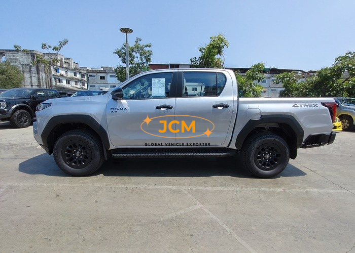 
								2026 TOYOTA HILUX TRAVO PREMIUM DOUBLE CAB 2.8 4WD MT full									