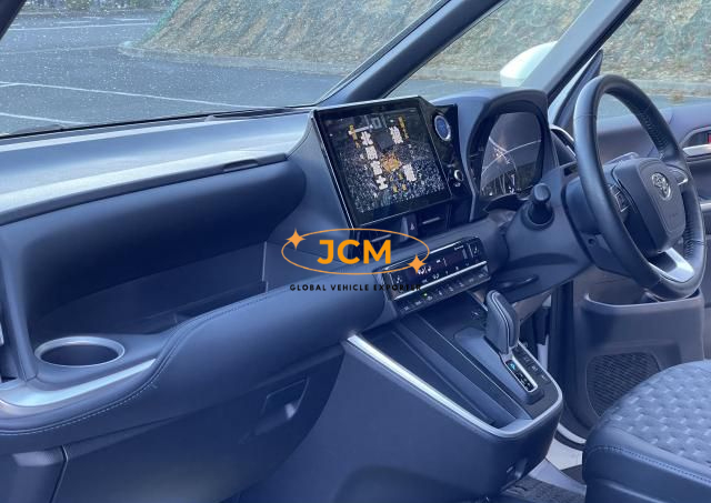 
								2022 TOYOTA VOXY ZWR90W HYBRID 2WD full									