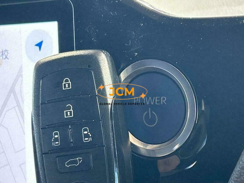 
								2022 TOYOTA VOXY ZWR95W full									
