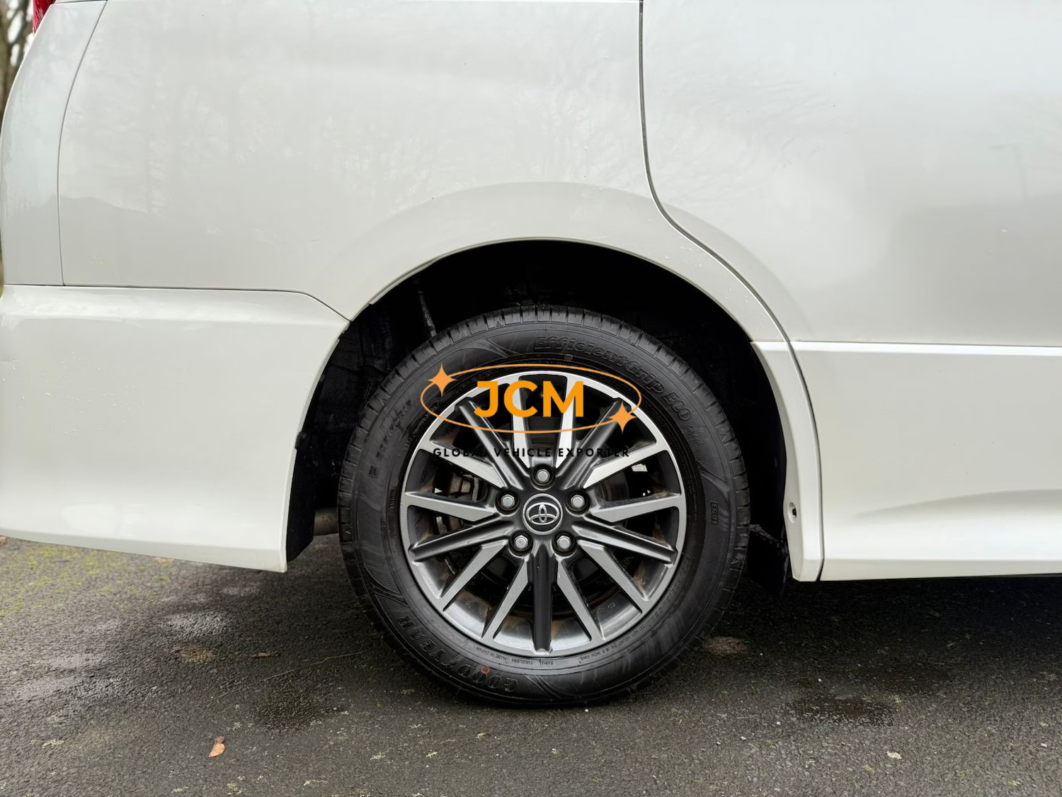 
								2014 TOYOTA NOAH 2.0L full									