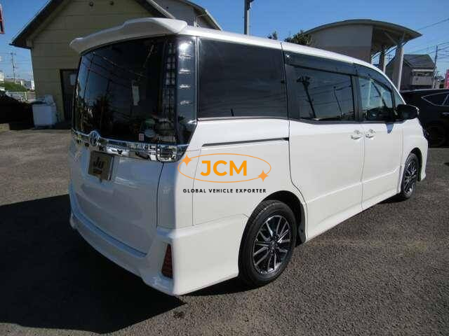 
								2014 TOYOTA VOXY full									
