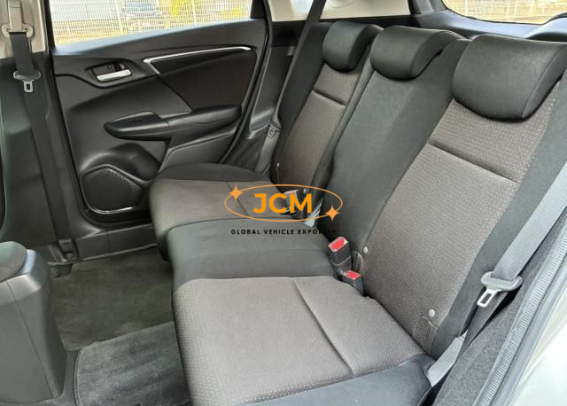 
								2015 HONDA FIT HYBRID DAA-GP5 full									